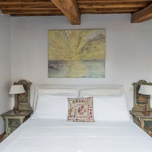 Apartment Cozy Wooden Apt In Piazza Navona, Rome